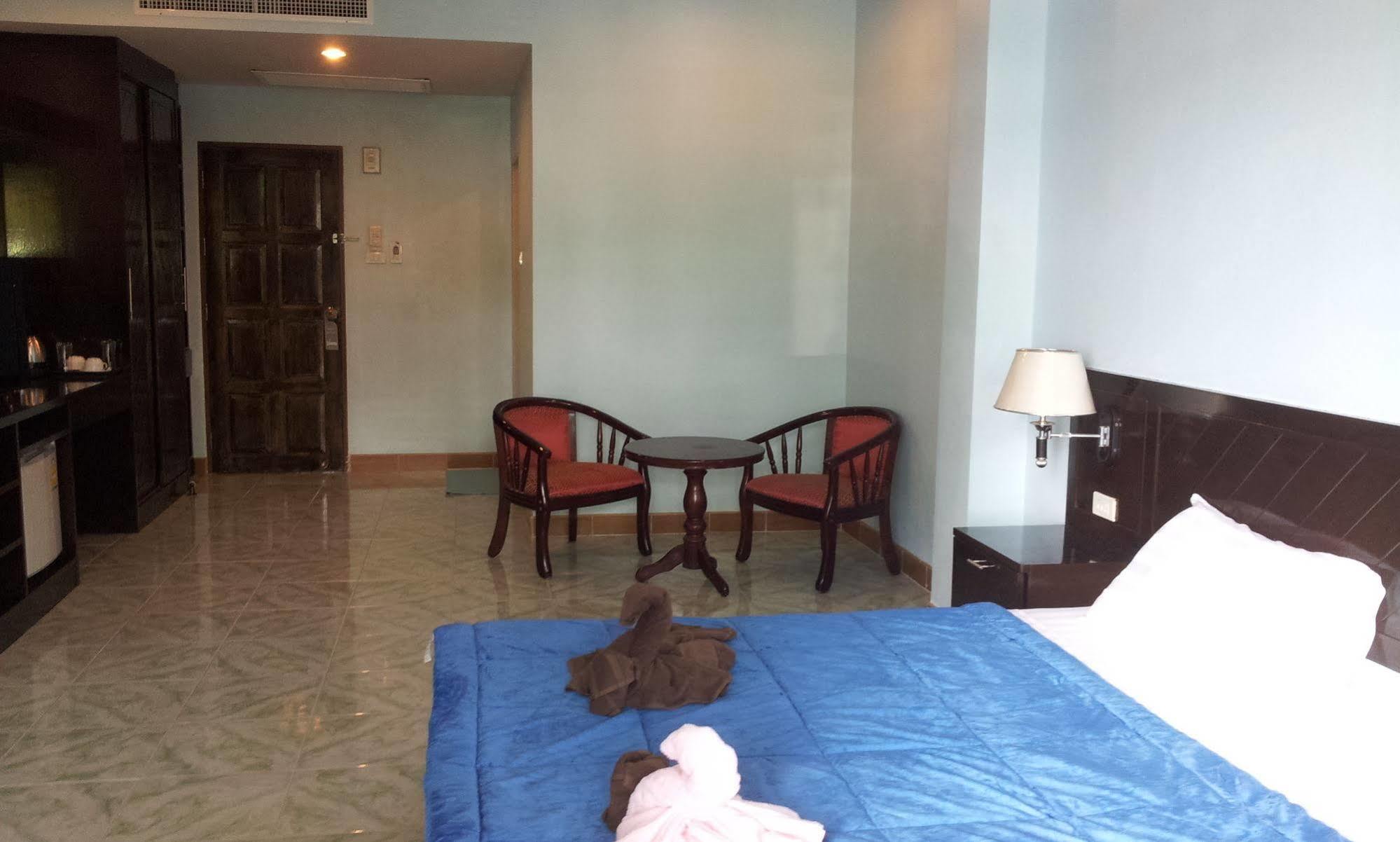 Feng Shui House Hotel Patong Exterior photo